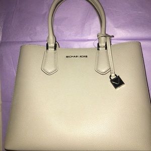 Micheal Kors purse